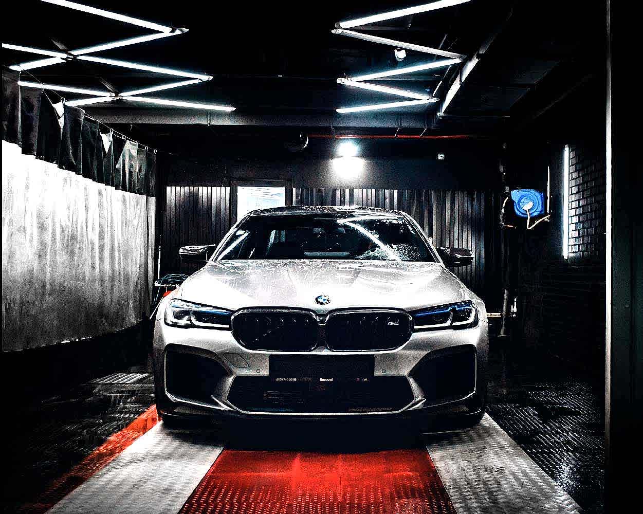 Оклейка BMW M5
