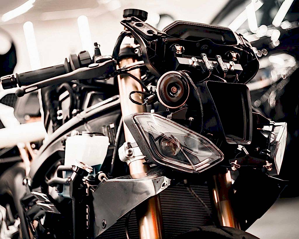 Оклейка BMW RR S1000