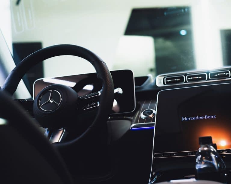Оклейка Mercedes-Maybach w223