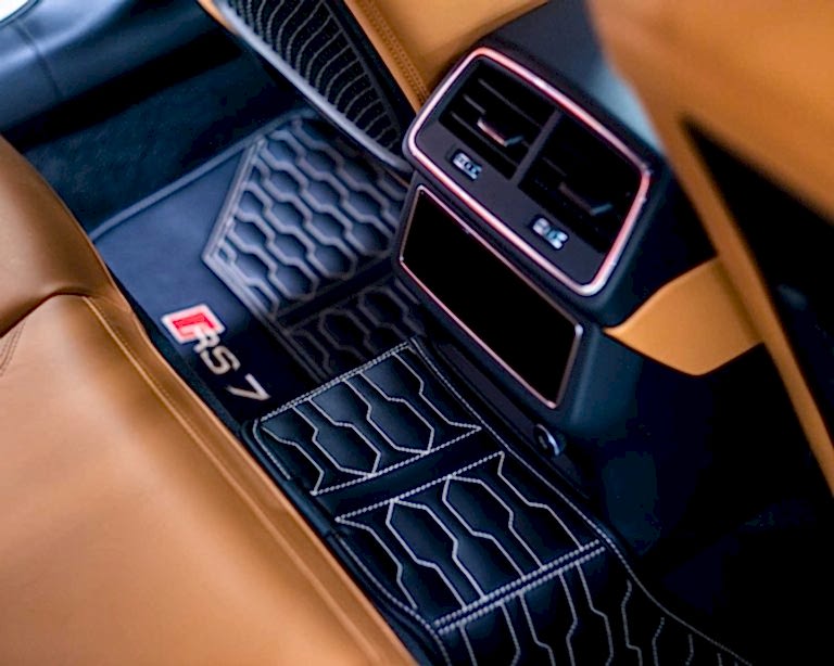 Оклейка Audi RS7