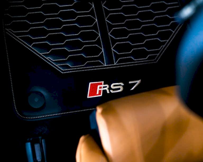 Оклейка Audi RS7
