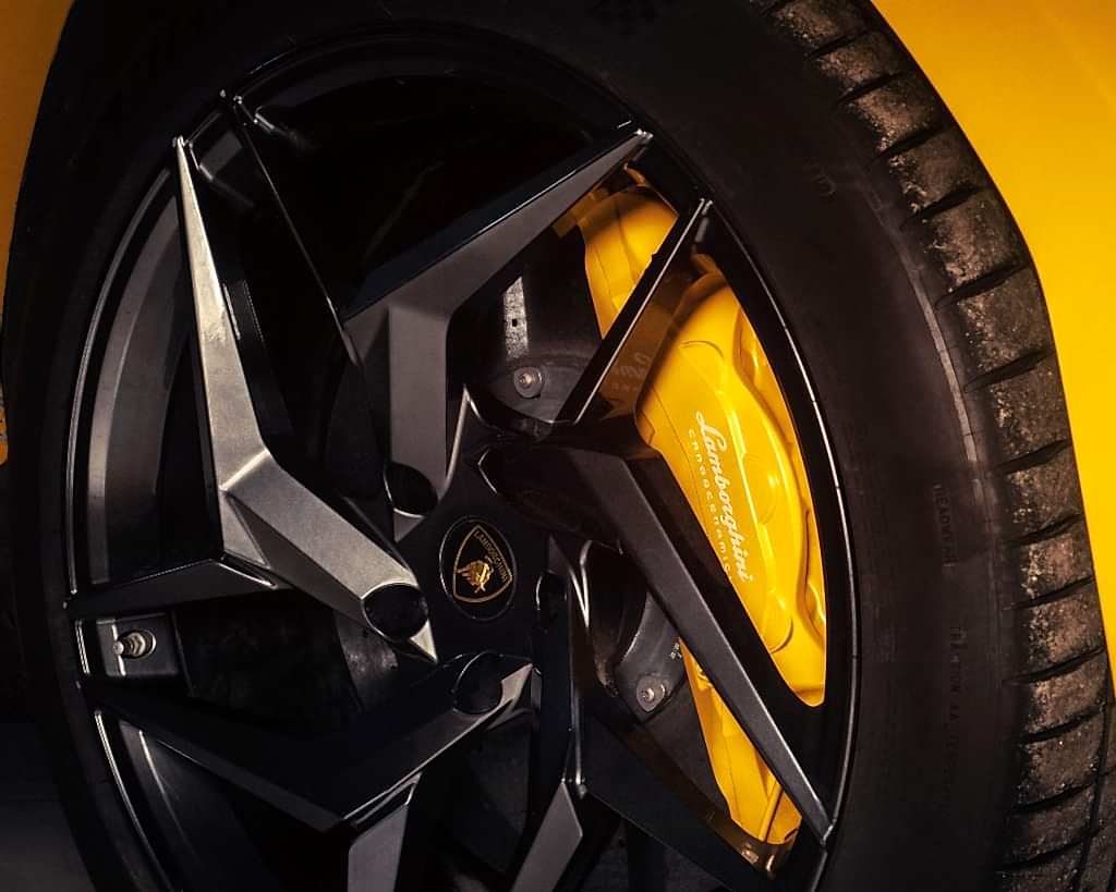 Оклейка и окрас Lamborgini Urus