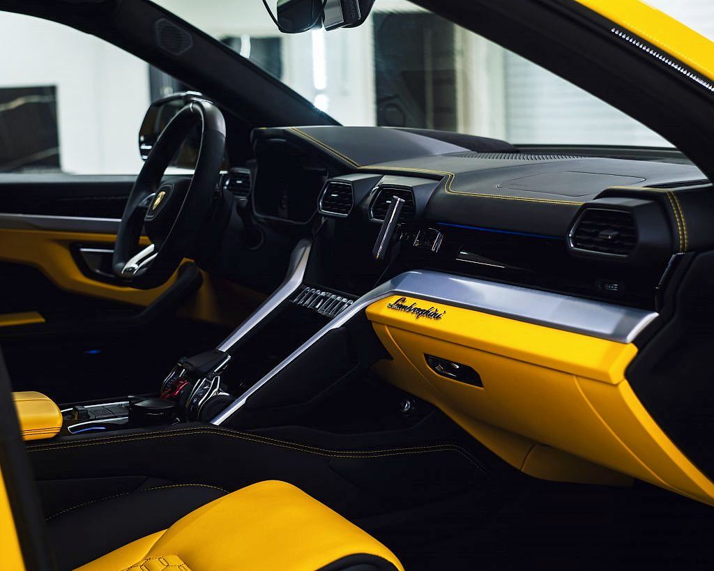 Оклейка и окрас Lamborgini Urus