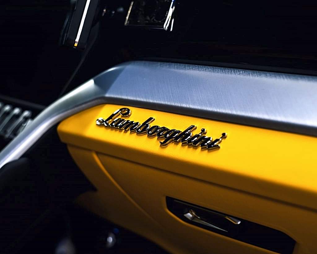 Оклейка и окрас Lamborgini Urus