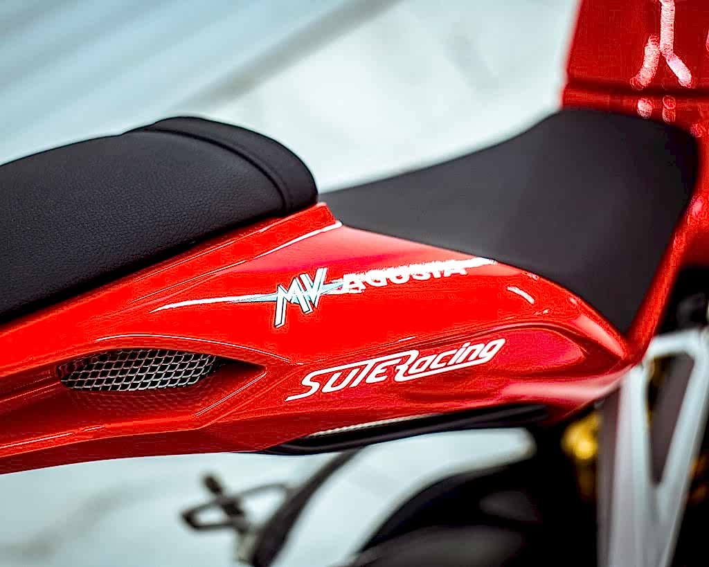 Оклейка мотоцикла Mv Agusta