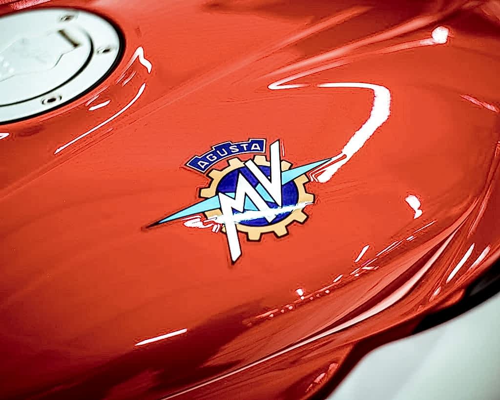Оклейка мотоцикла Mv Agusta
