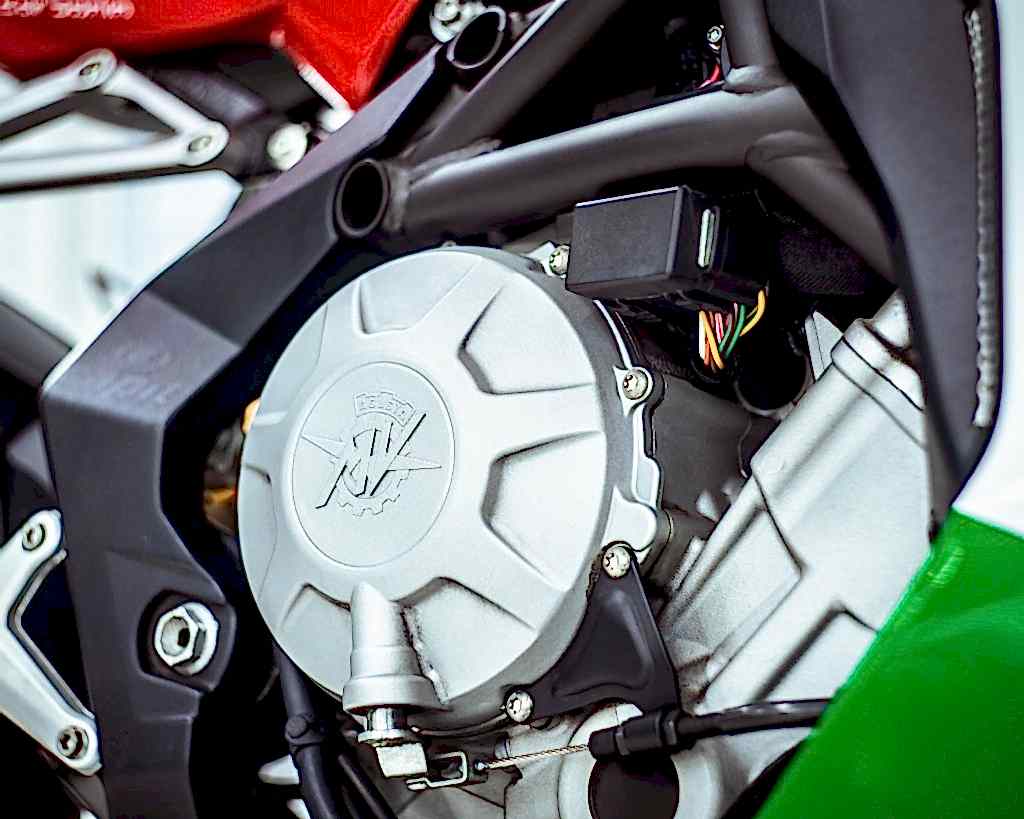 Оклейка мотоцикла Mv Agusta