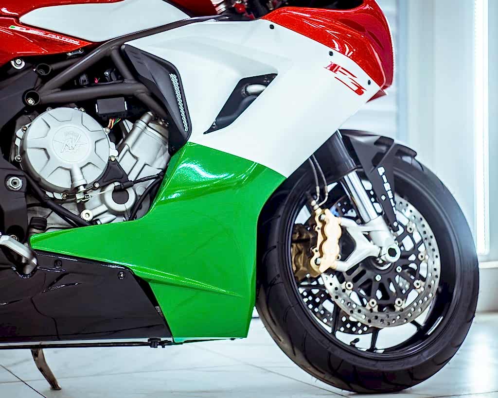 Оклейка мотоцикла Mv Agusta