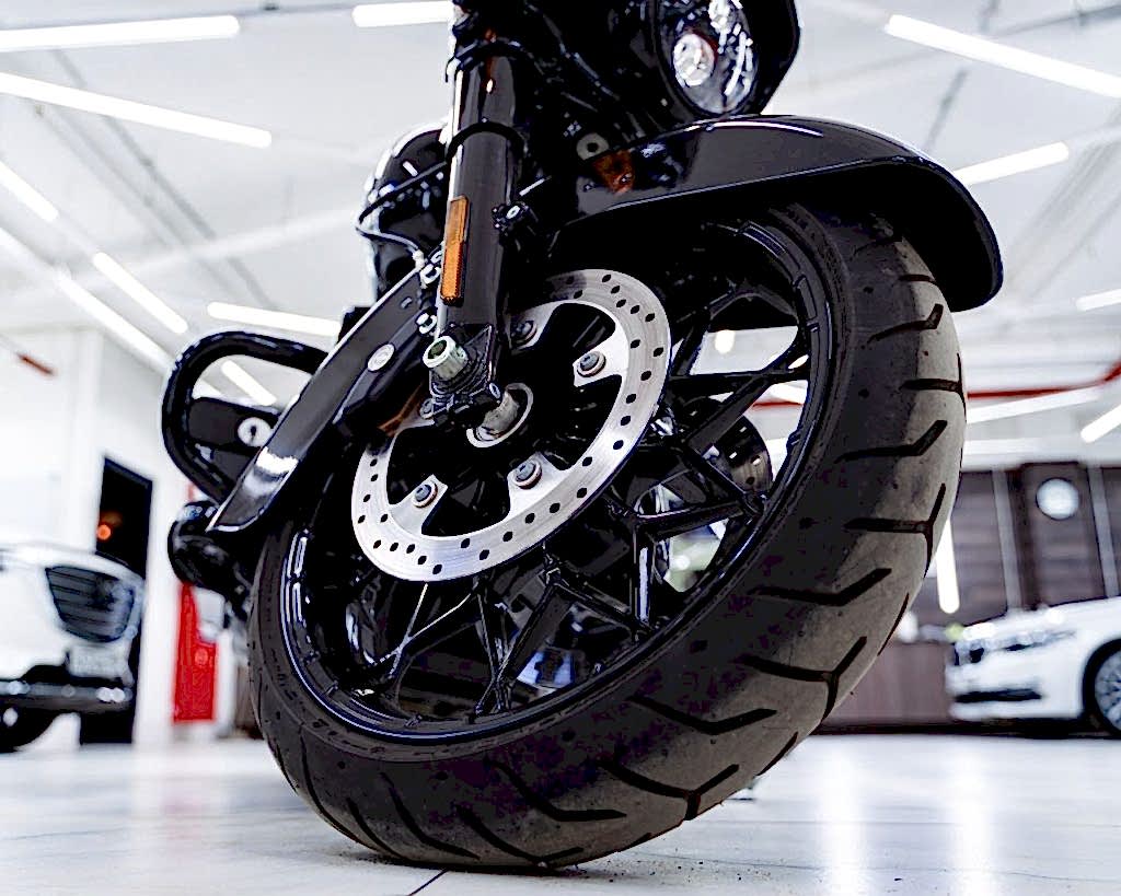Оклейка мотоцикла Harley Davidson