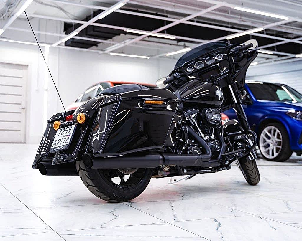 Оклейка мотоцикла Harley Davidson